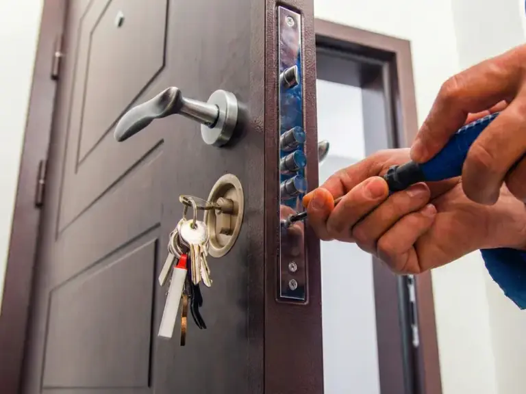 Porta blindada em Niterói – instalação e manutenção